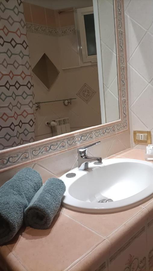 Domus Vacanze Romane Luaran gambar